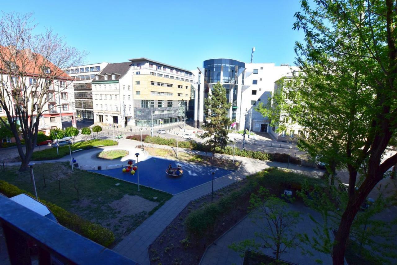 City Central Hostel Swidnicka Breslau Exterior foto